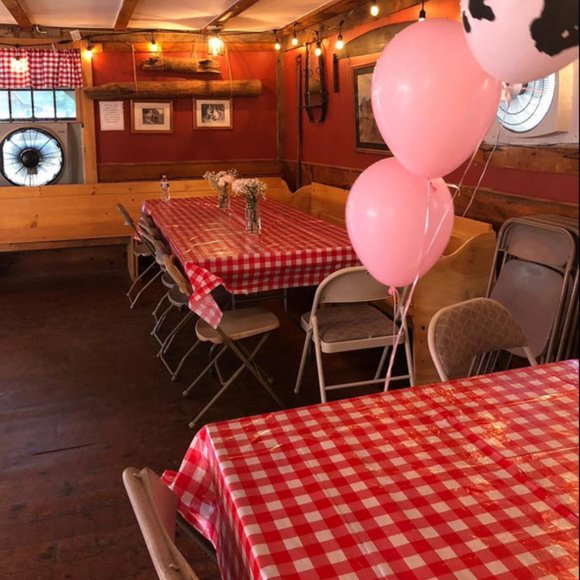 Red & White checkered disposable tablecloths - Picture 6 of 12